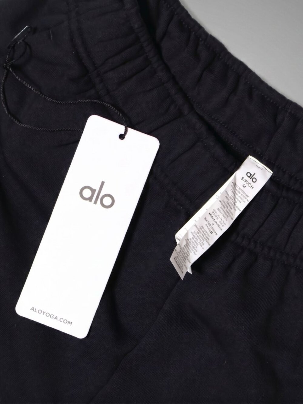 Size M - Alo Yoga Accolade Sweatpant Black - Picture 3 of 3